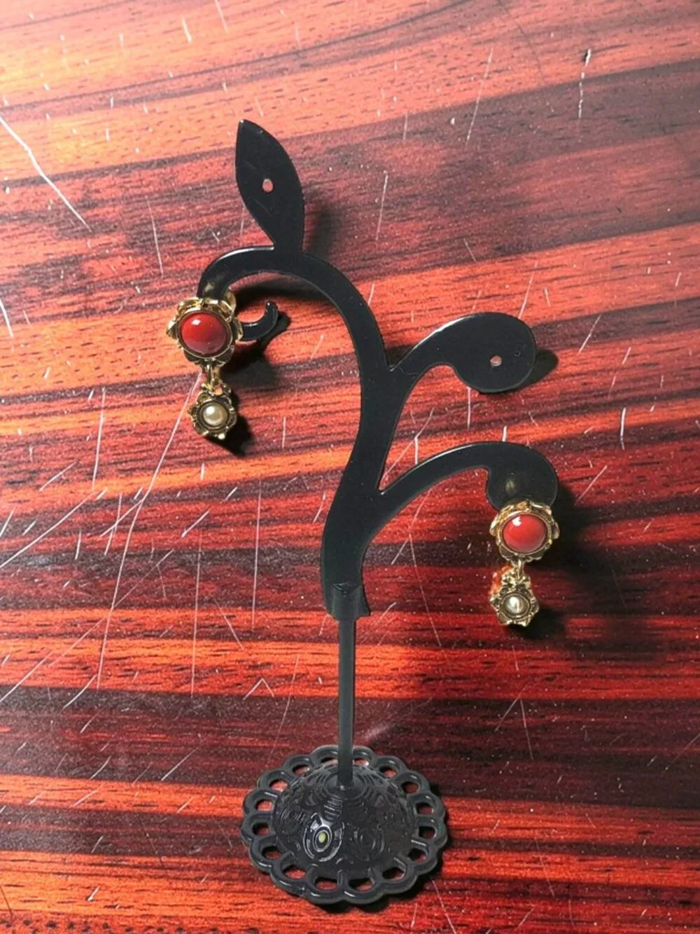 vintage eb/e. bastheim Co. gold tone red stone and seed pearl push back earrings